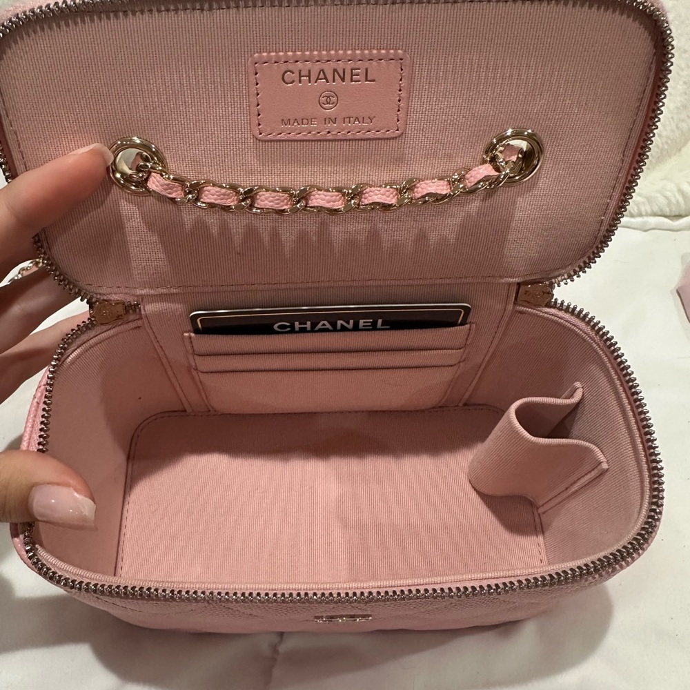 Chanel Pink Quilted Women's Bag - Picture 6 of 9